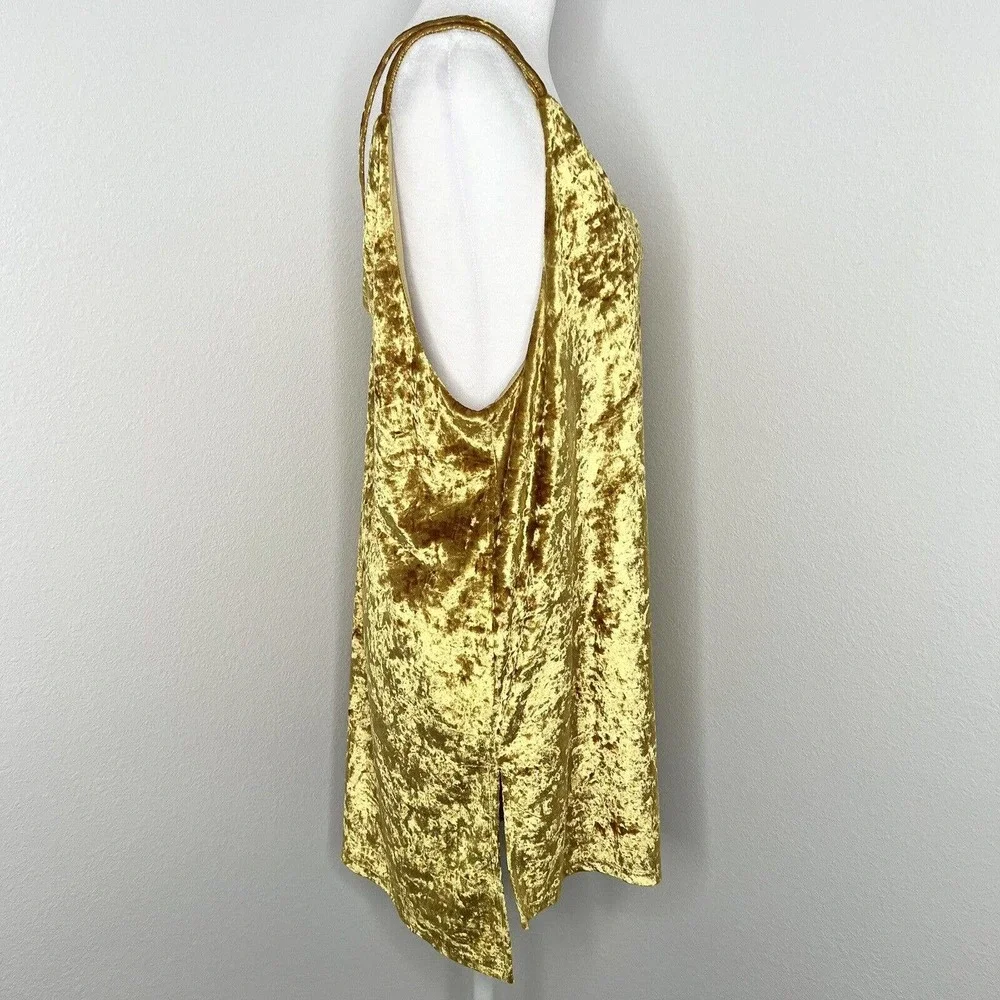 Umgee Yellow Gold Crushed Velvet Sleeveless Scalloped V-Neck Tank Top Sz L NWT - Picture 9 of 12